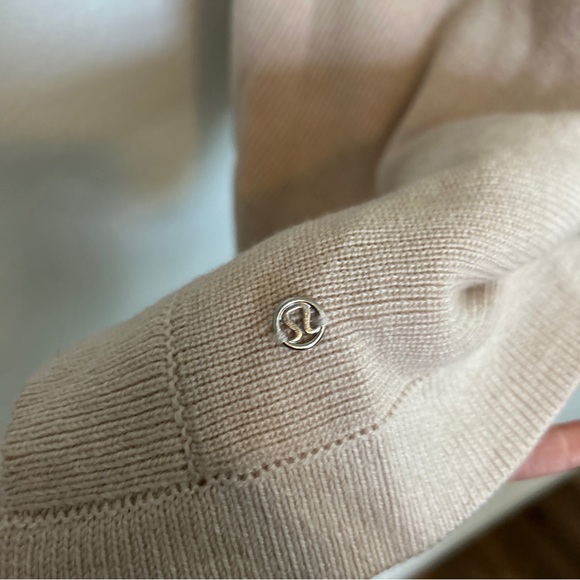 Lululemon Wool Be Cozy Poncho One Size Pink - Picture 4 of 6